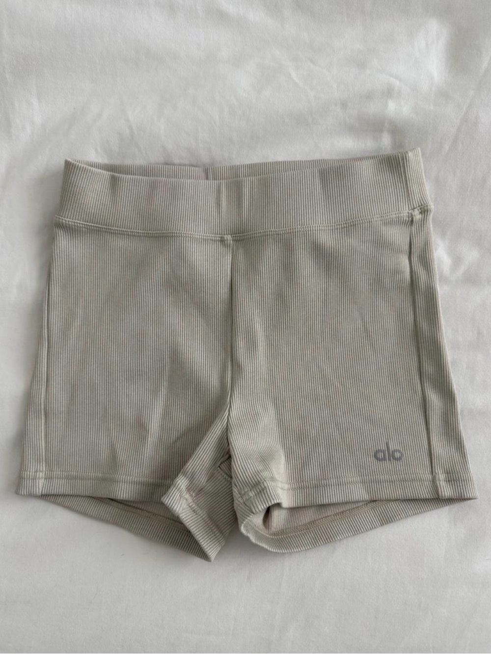 ALO Yoga Ribbed High-Rise Bike Shorts in Light Beige